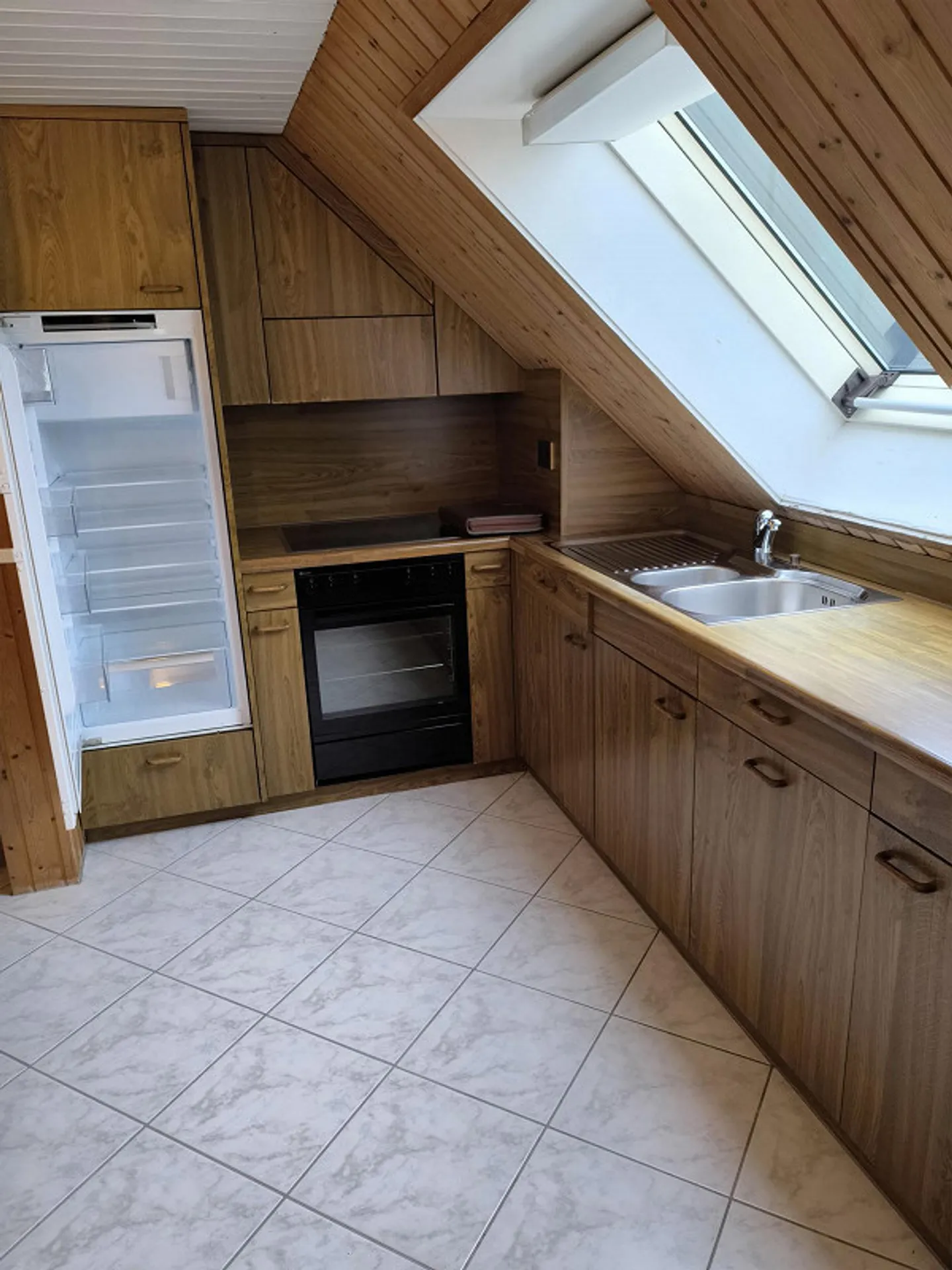 Cozy 1.5-room attic apartment - Photo 4 of 9