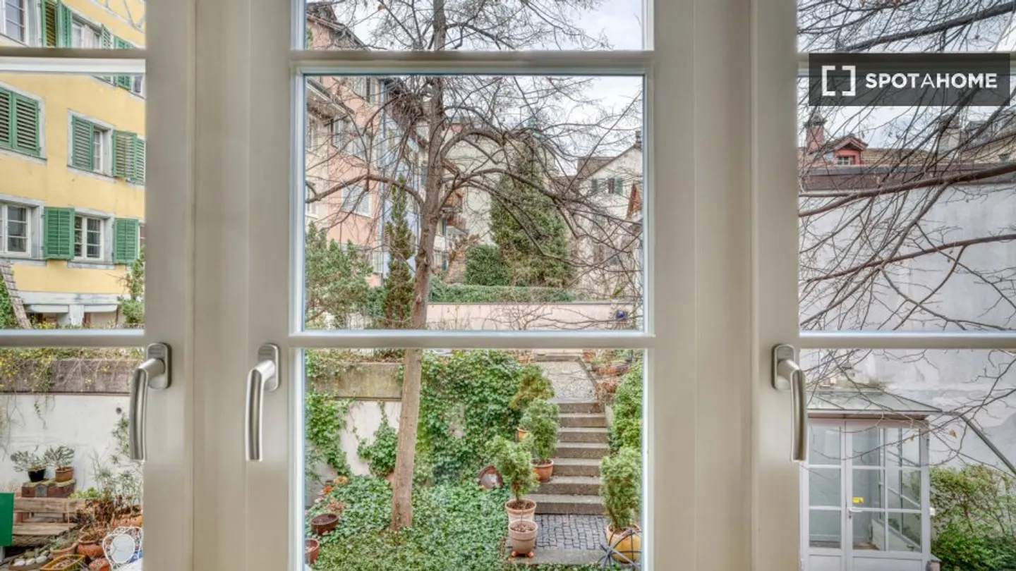 Charming Apartment in Zurich - Photo 4 of 14