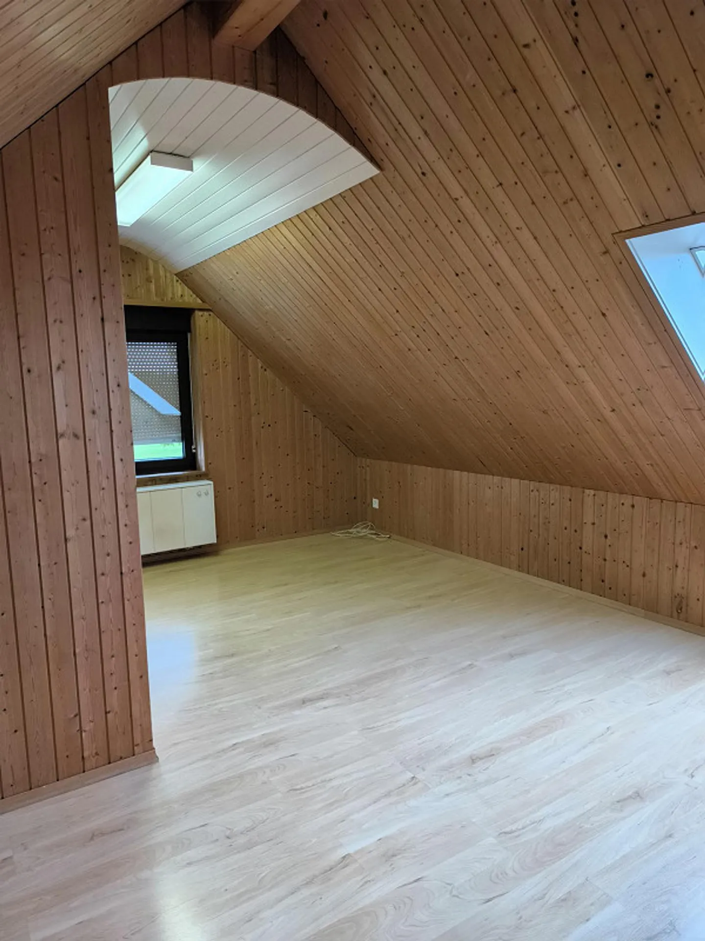 Cozy 1.5-room attic apartment - Photo 8 of 9