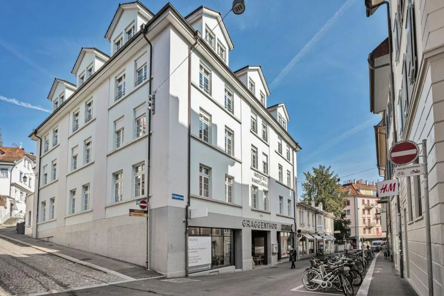 «Arbeiten über den Dächern von Luzern!» - Foto 1 von 5