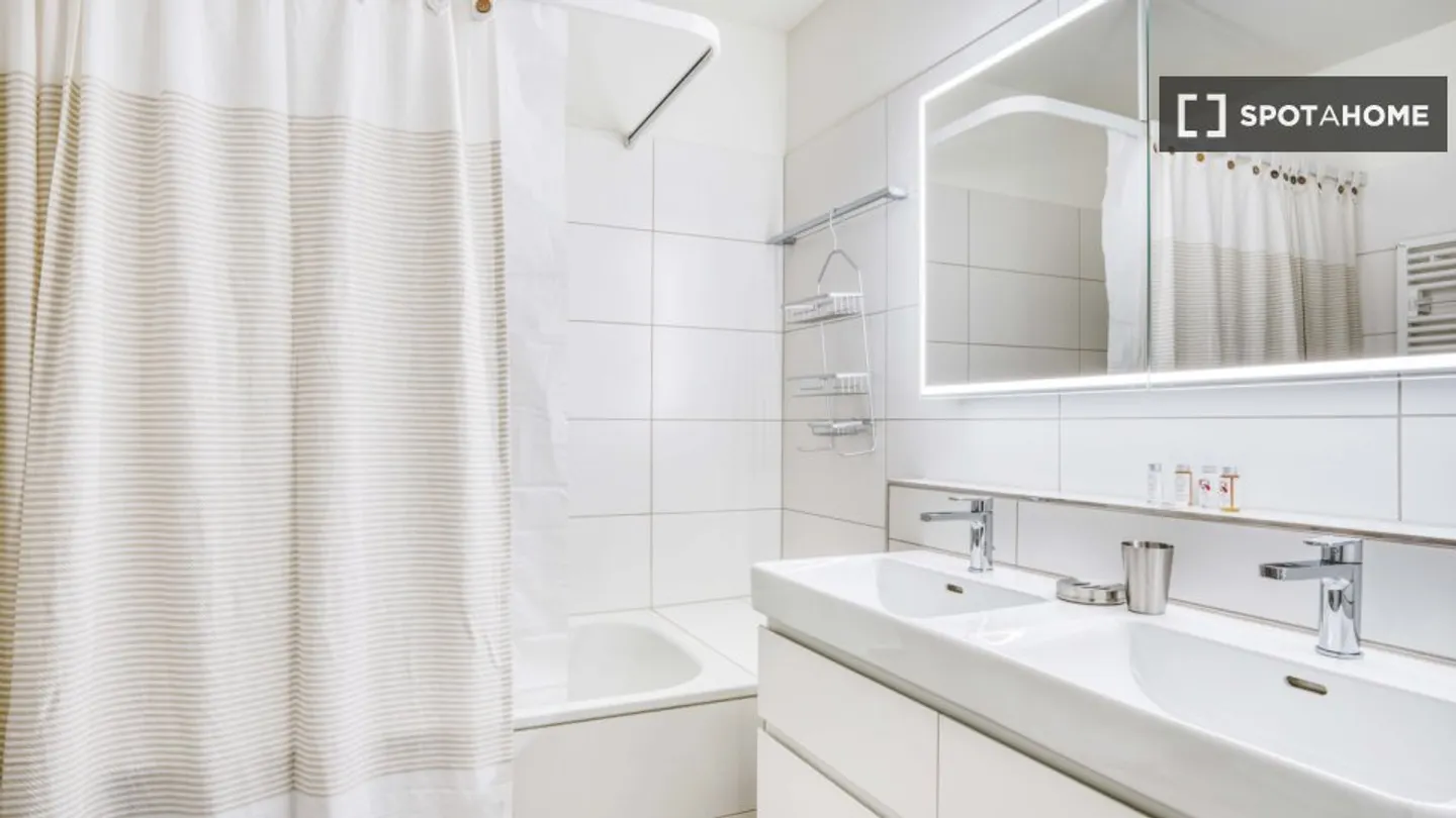 Charming Apartment in Zurich - Photo 14 of 14