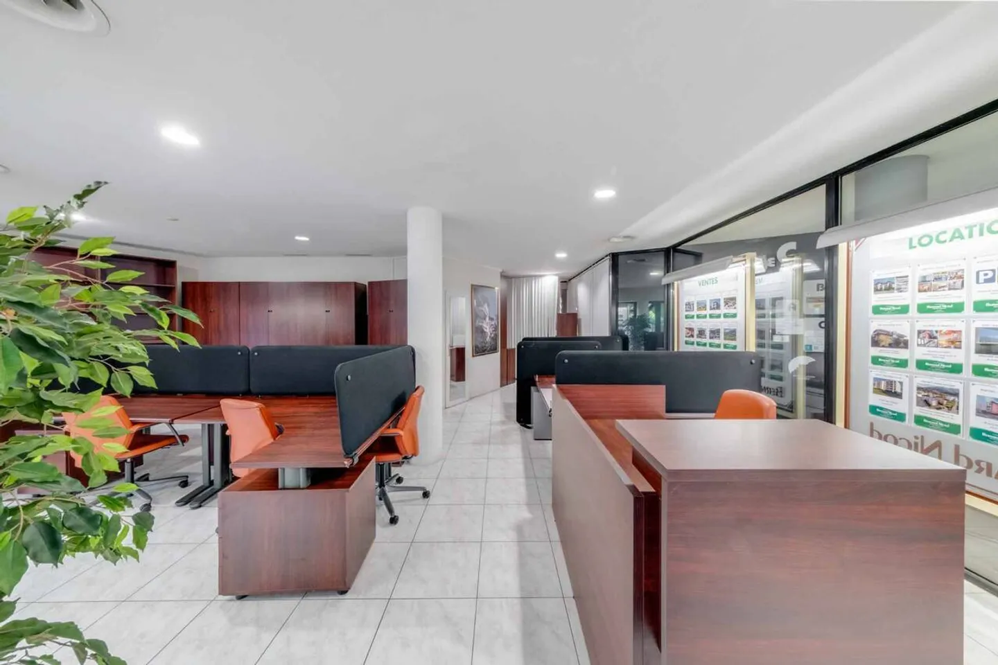 Commercial space with storage and parking - Downtown - Photo 2 of 10