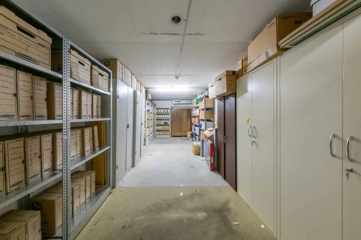 Commercial space with storage and parking - Downtown - Photo 7 of 10