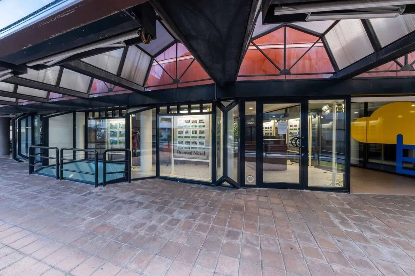 Commercial space with storage and parking - Downtown - Photo 8 of 10