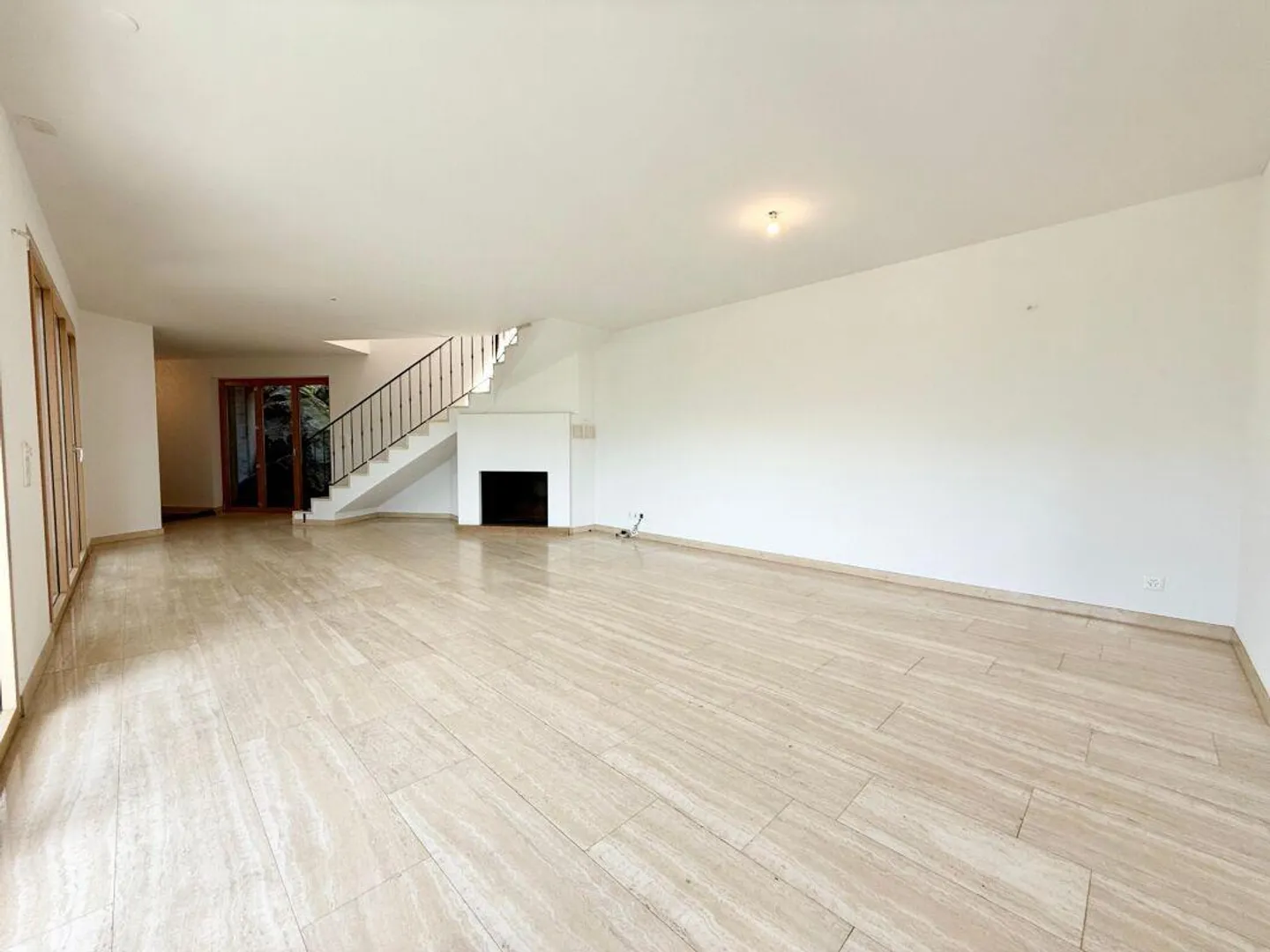 Zweifamilienhaus mit 5.5-Zimmer-Wohnung + 2-Zimmer-Wohnung, grossem... - Photo 4 of 18