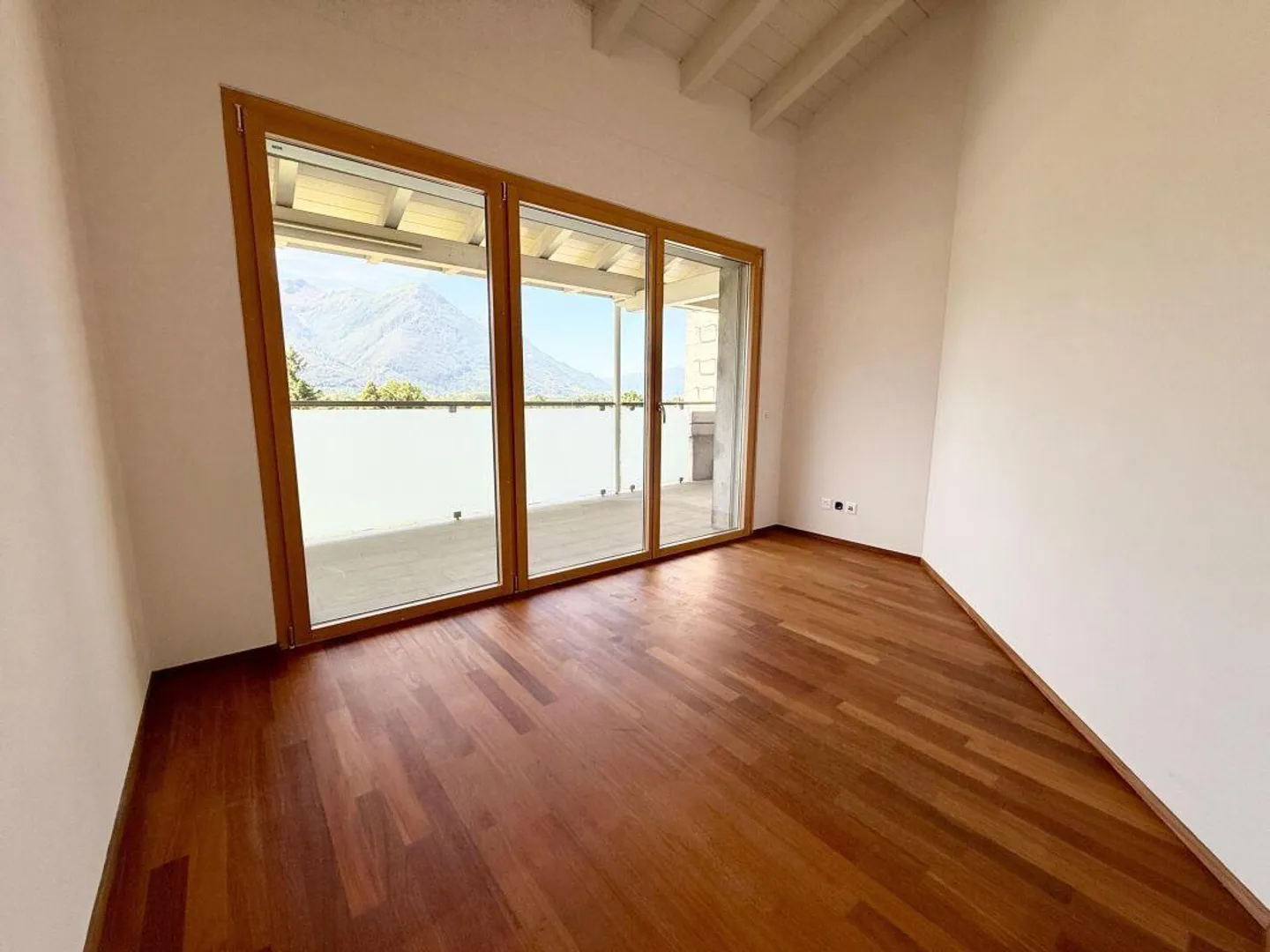Zweifamilienhaus mit 5.5-Zimmer-Wohnung + 2-Zimmer-Wohnung, grossem... - Photo 14 of 18