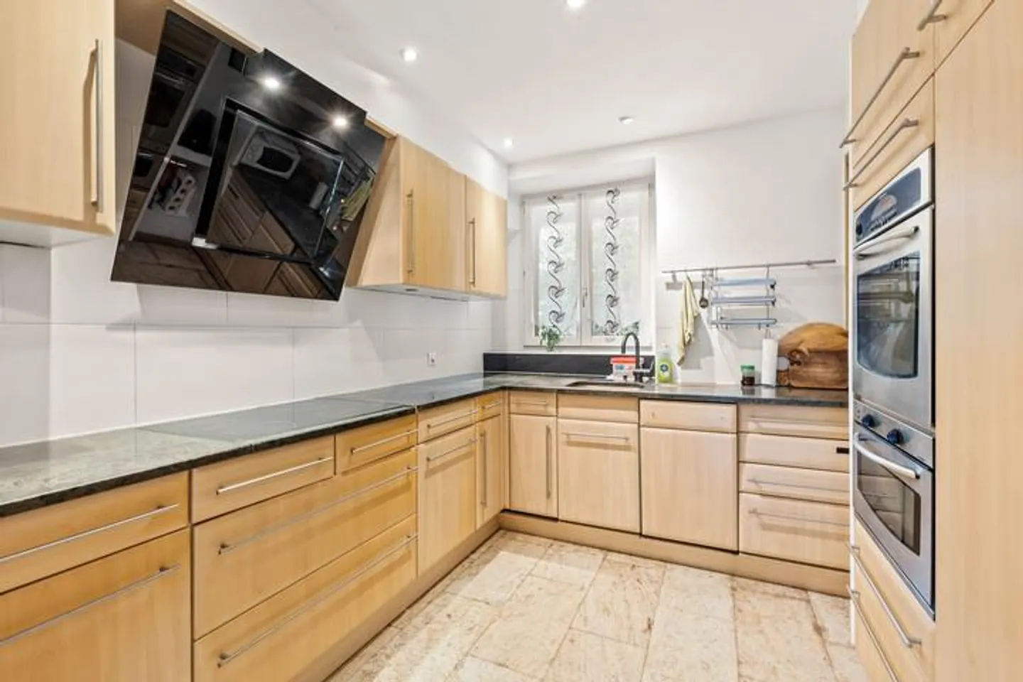 HISTORISCHE LIEGENSCHAFT MIT AUSBAUPOTENTIAL - Foto 4 von 8