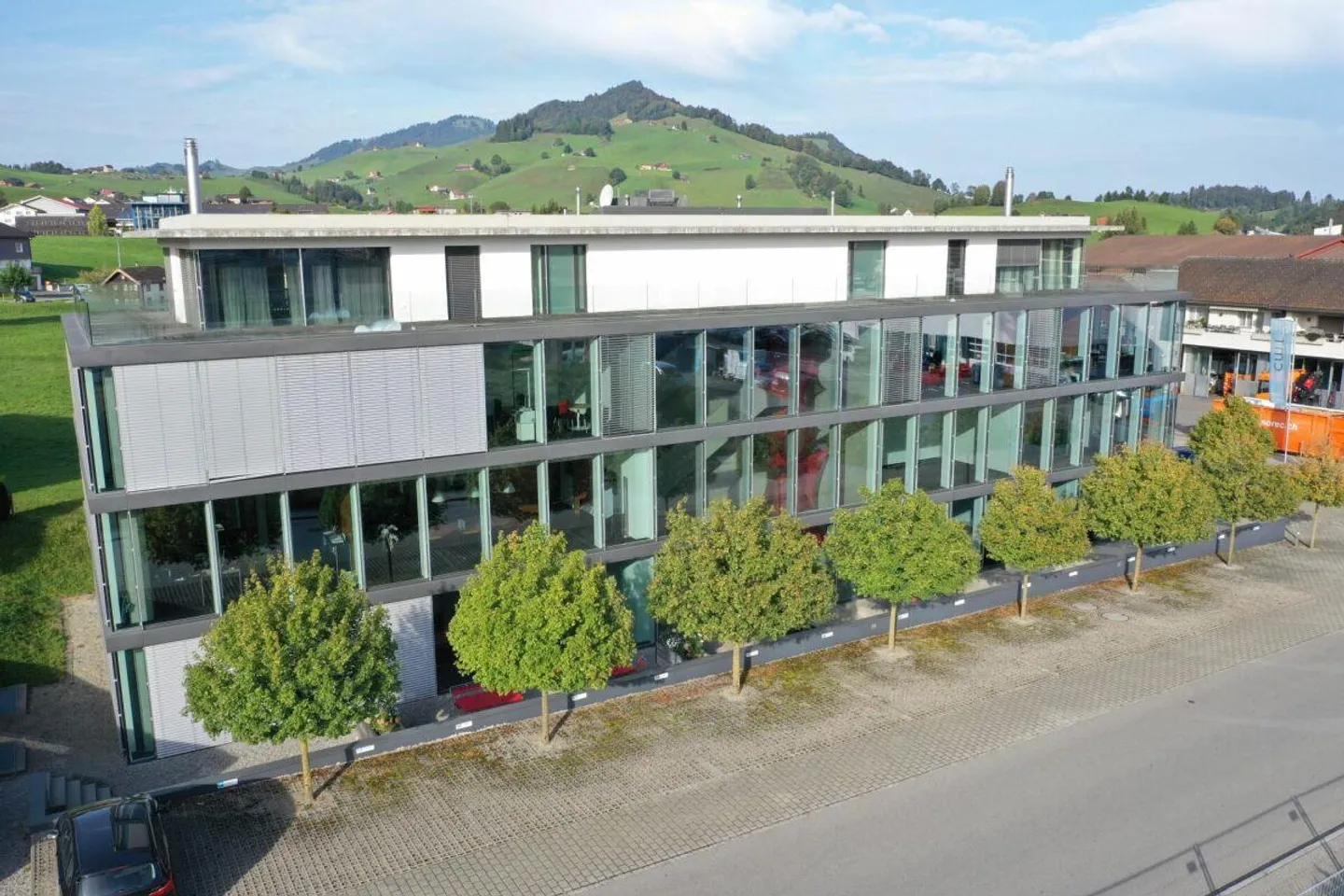 KLEIN, ABER FEIN... Top-modernes, gekühltes Büro für Ihren nachhaltigen Erfolg - Foto 2 von 10