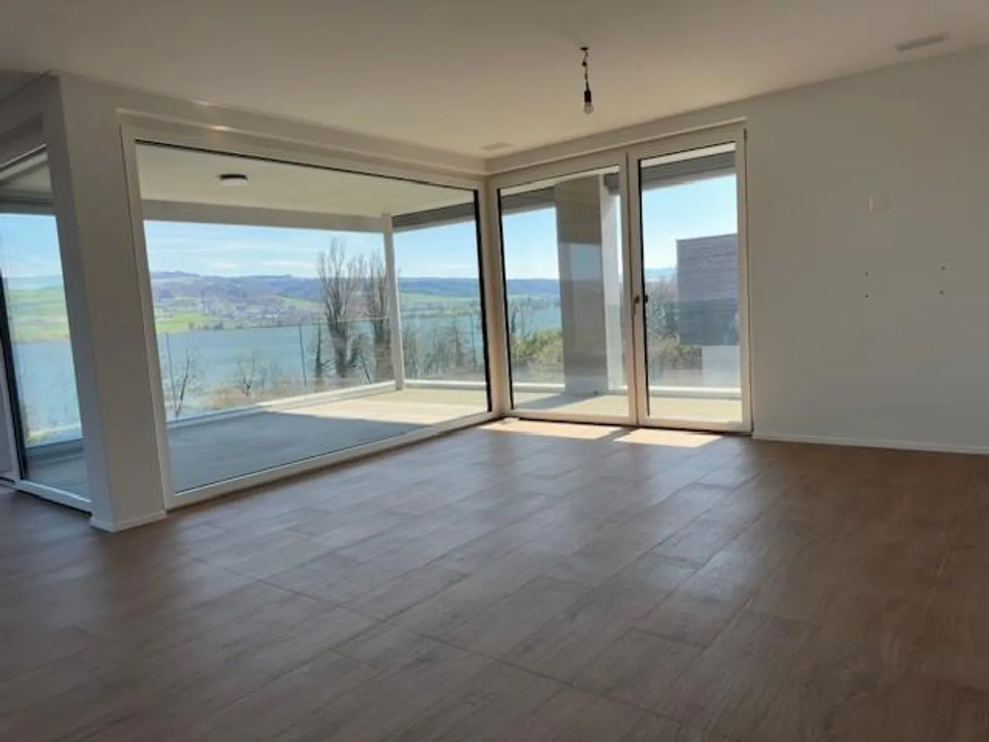 Nuovo appartamento molto tranquillo con vista mozzafiato sul lago e sulle montagne - Foto 6 di 18