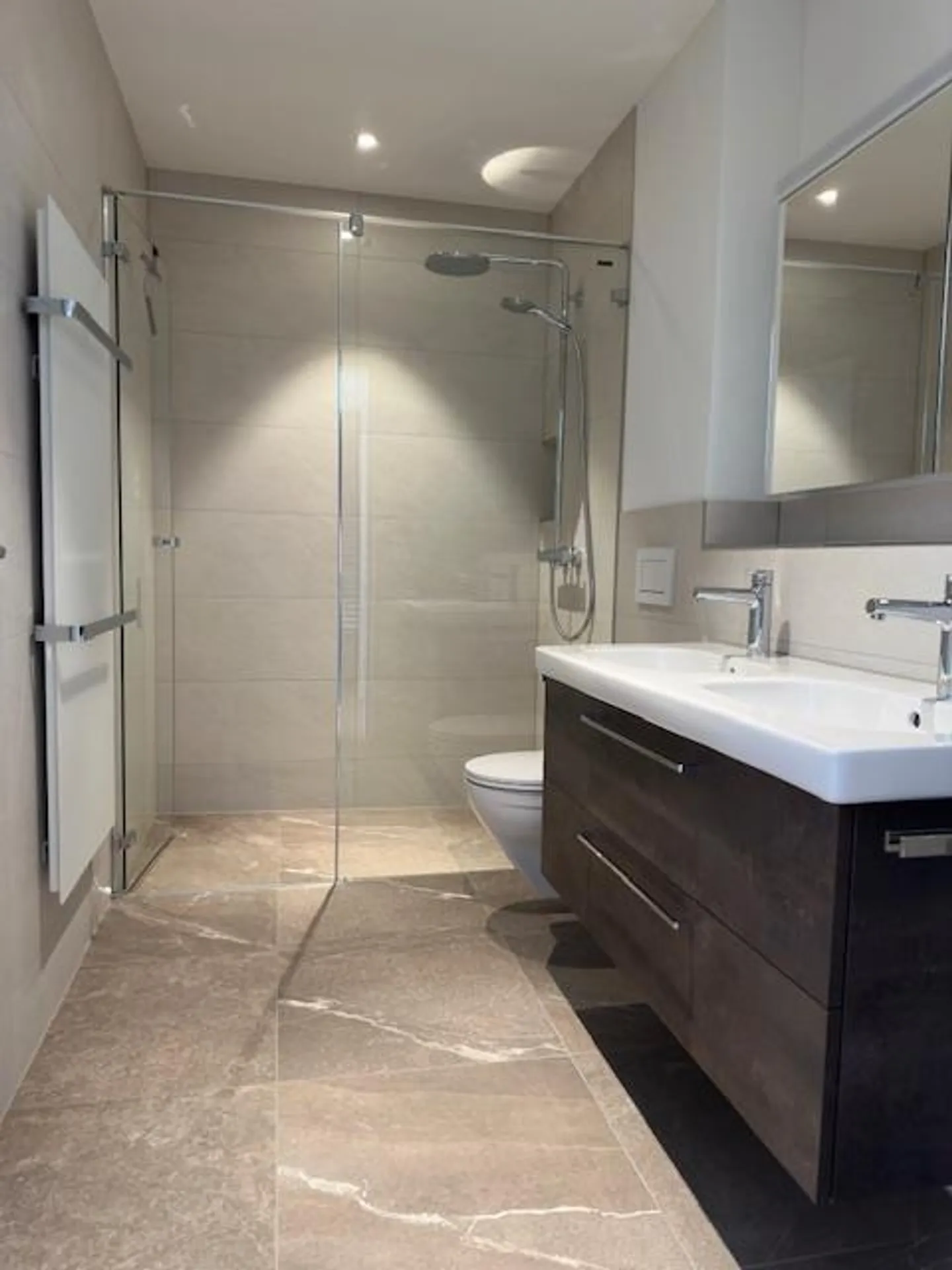 Nuovo appartamento molto tranquillo con vista mozzafiato sul lago e sulle montagne - Foto 10 di 18