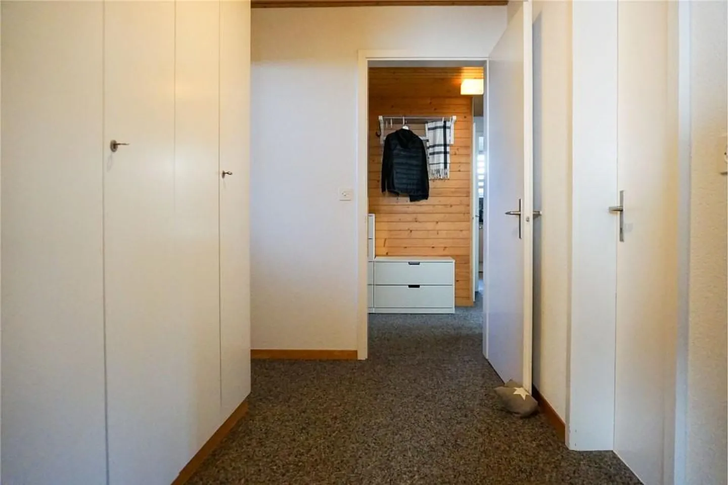 Detached single-family house with a granny flat and expansion potential - Photo 8 of 13