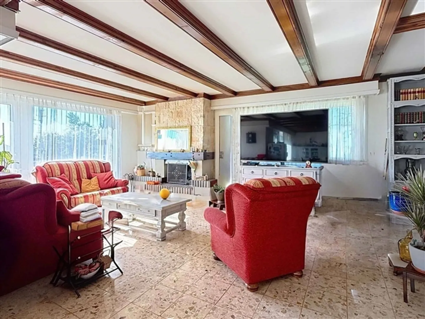 Characterful villa with pool and unique potential - Photo 2 of 13