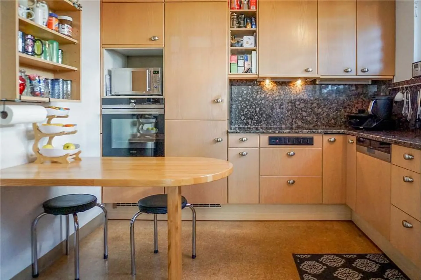 Detached single-family house with a granny flat and expansion potential - Photo 7 of 13