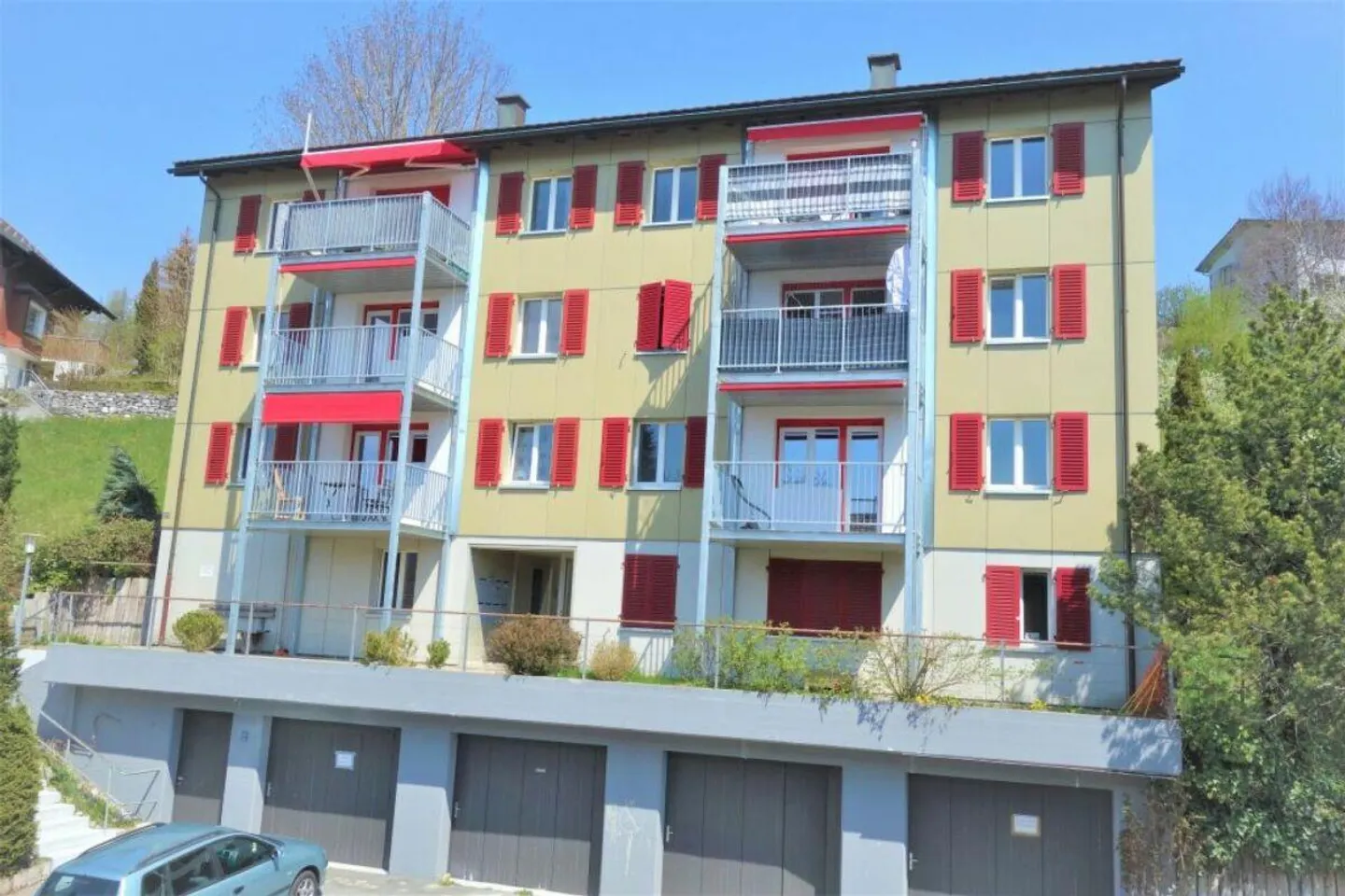 grande appartement de 4 pièces - Photo 1 sur 12
