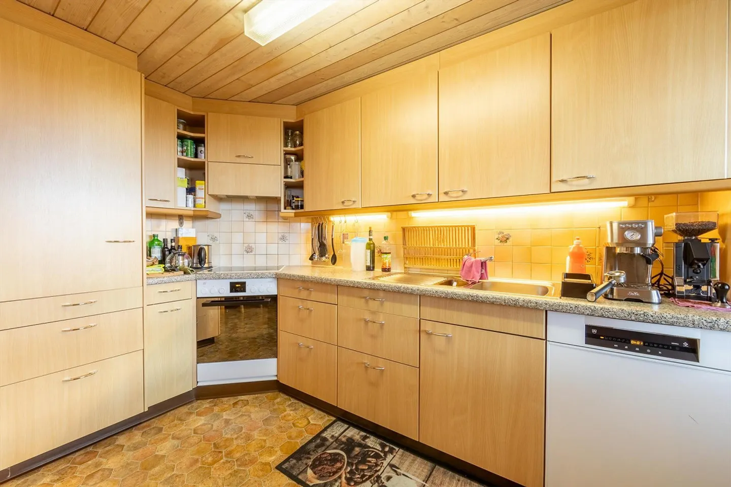 Geräumige Wohnung in grüner Umgebung - Foto 2 von 13