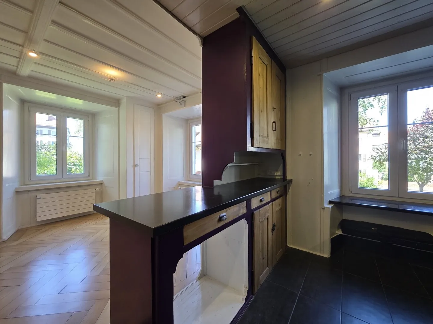 JOLI APPARTEMENT PROCHE DE TOUTE COMMODITE - Photo 2 sur 7