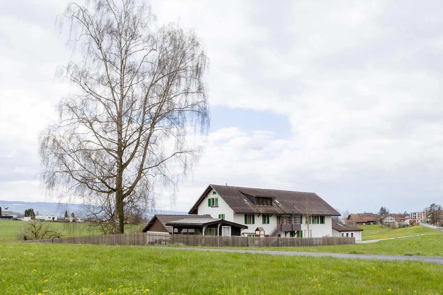 Geräumige Wohnung in grüner Umgebung - Foto 1 von 13