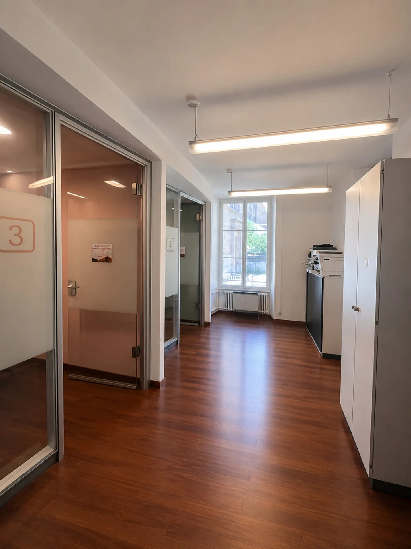 Uffici di 240 m² in centro città - Foto 3 di 10