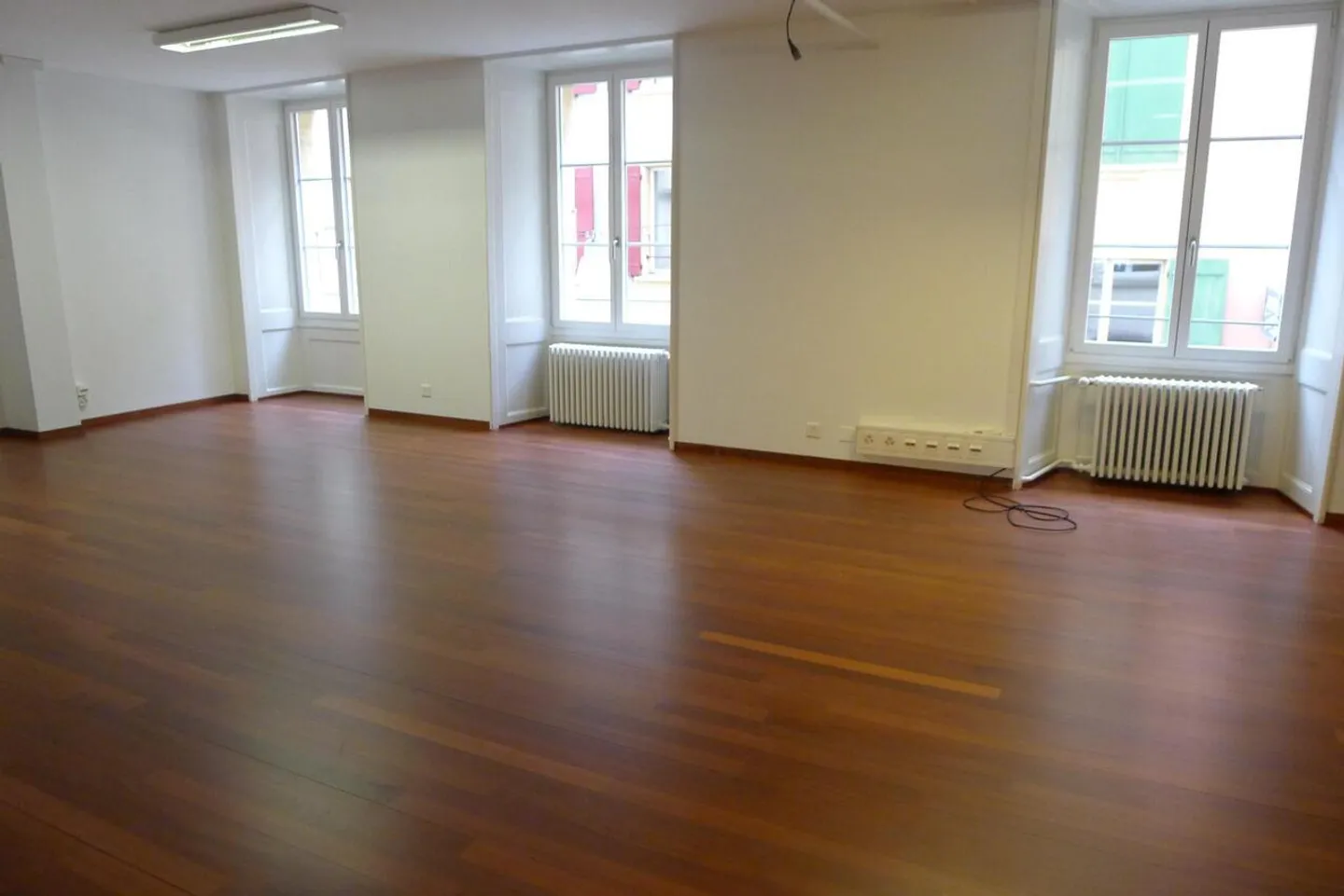 Uffici di 240 m² in centro città - Foto 4 di 10