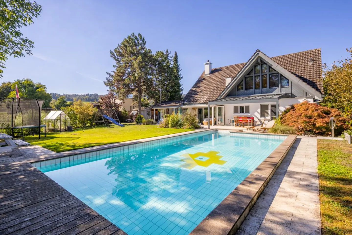 Charmantes Einfamilienhaus mit Pool - Foto 1 von 5