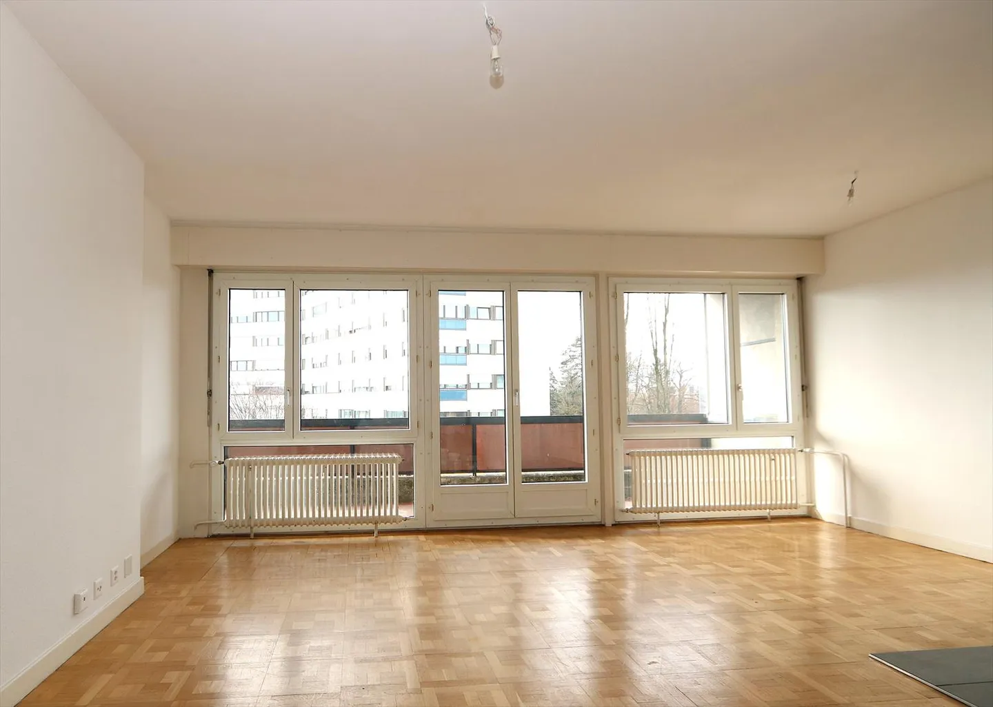 Appartement de 5 pièces avec balcon à Petit-Lancy - Photo 2 sur 15