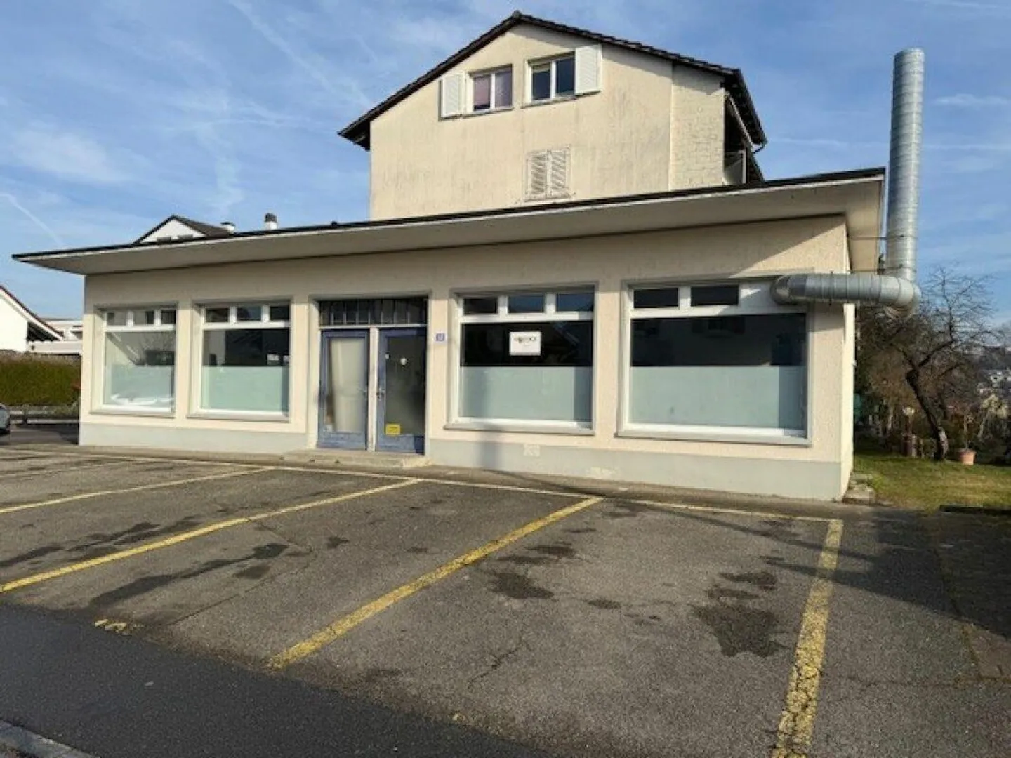 Workshop or storage space for rent - Photo 2 of 5