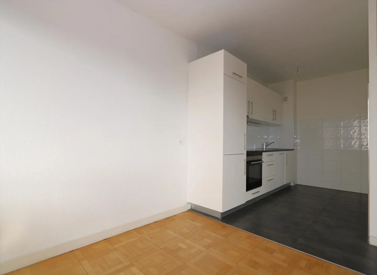 Appartement de 5 pièces avec balcon à Petit-Lancy - Photo 3 sur 15