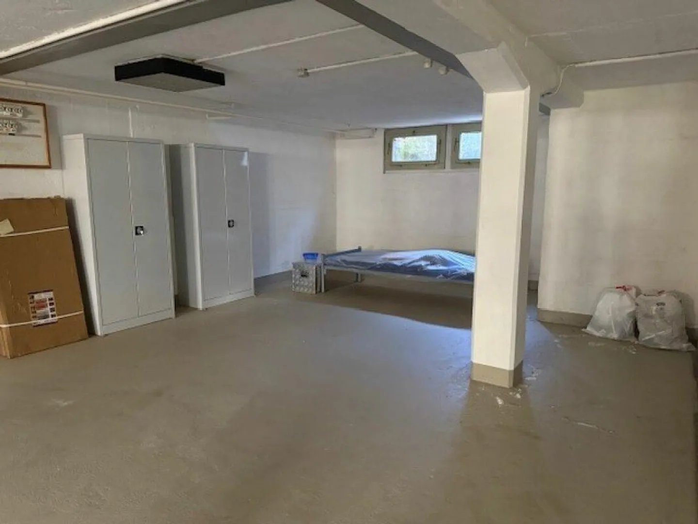 Workshop or storage space for rent - Photo 4 of 5