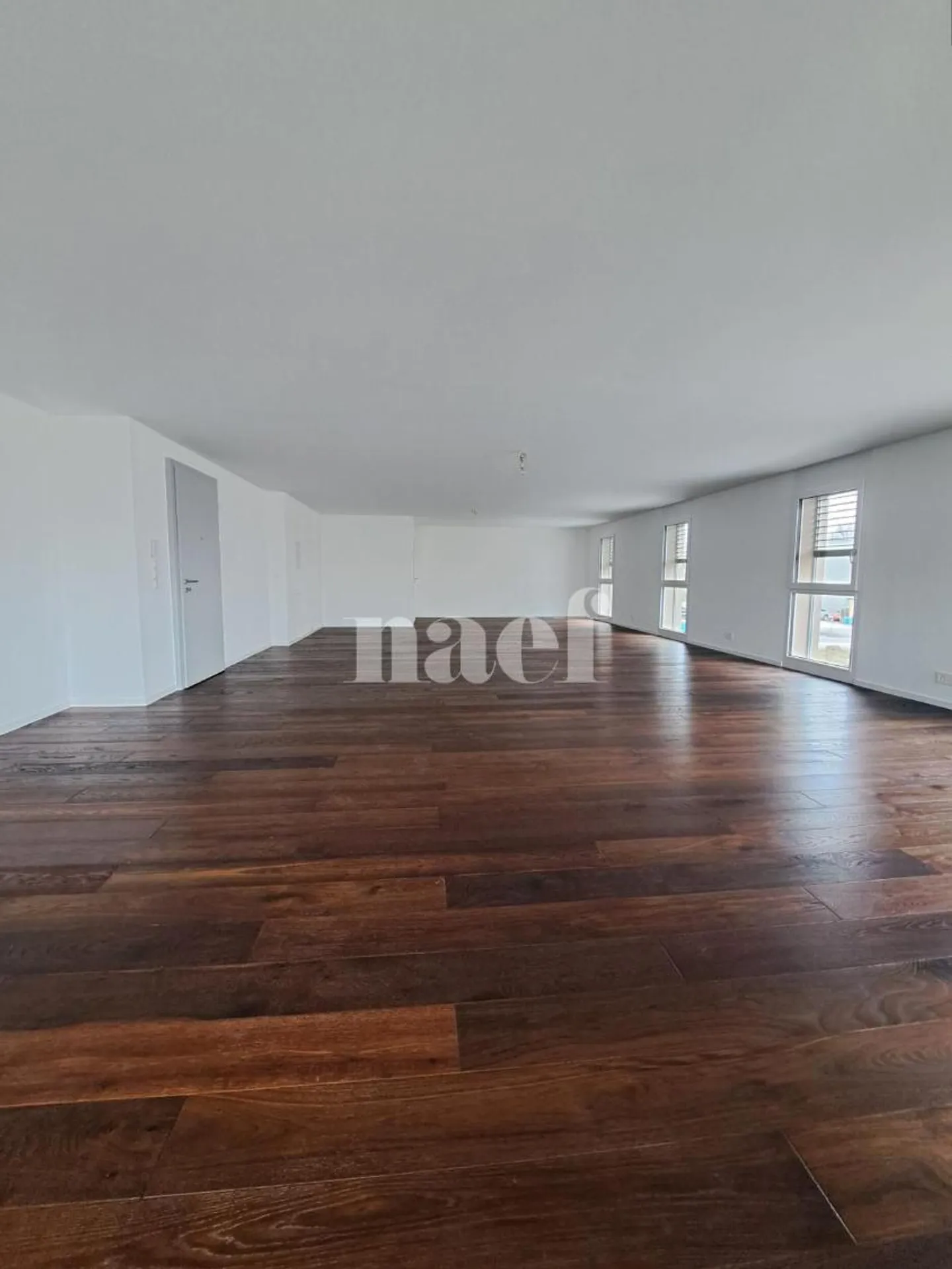 For rent, commercial space in raw condition on the first floor! - Photo 7 of 10