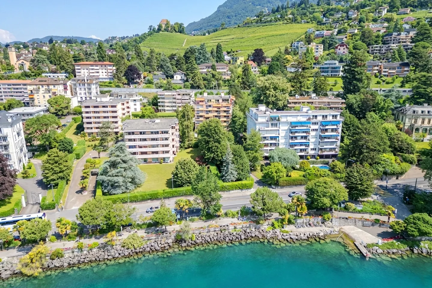 Charming Apartment with Lake View - Photo 2 of 10