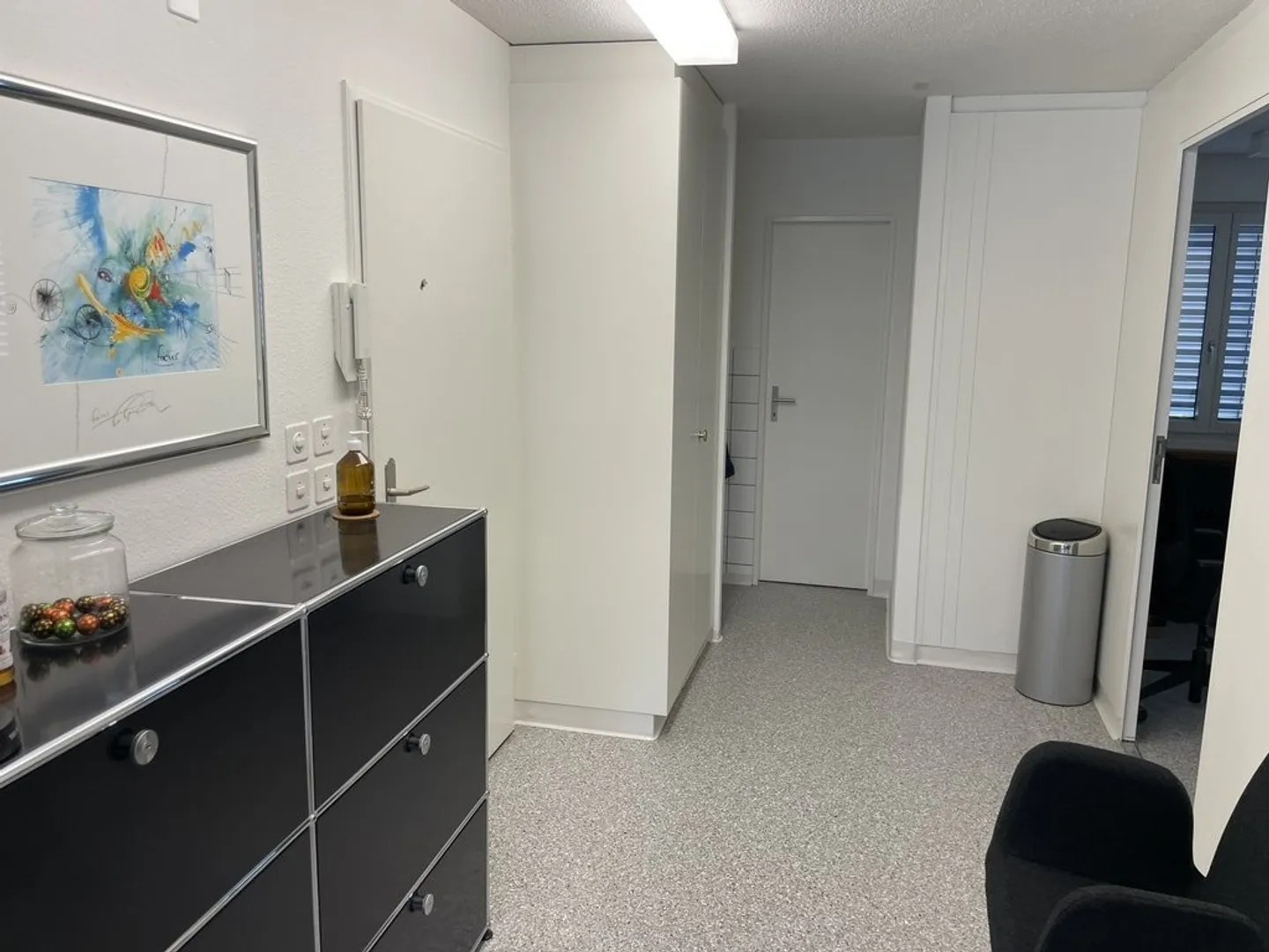 Votre bien commercial de plus de 95m2 au centre de Horw ! - Photo 4 sur 6