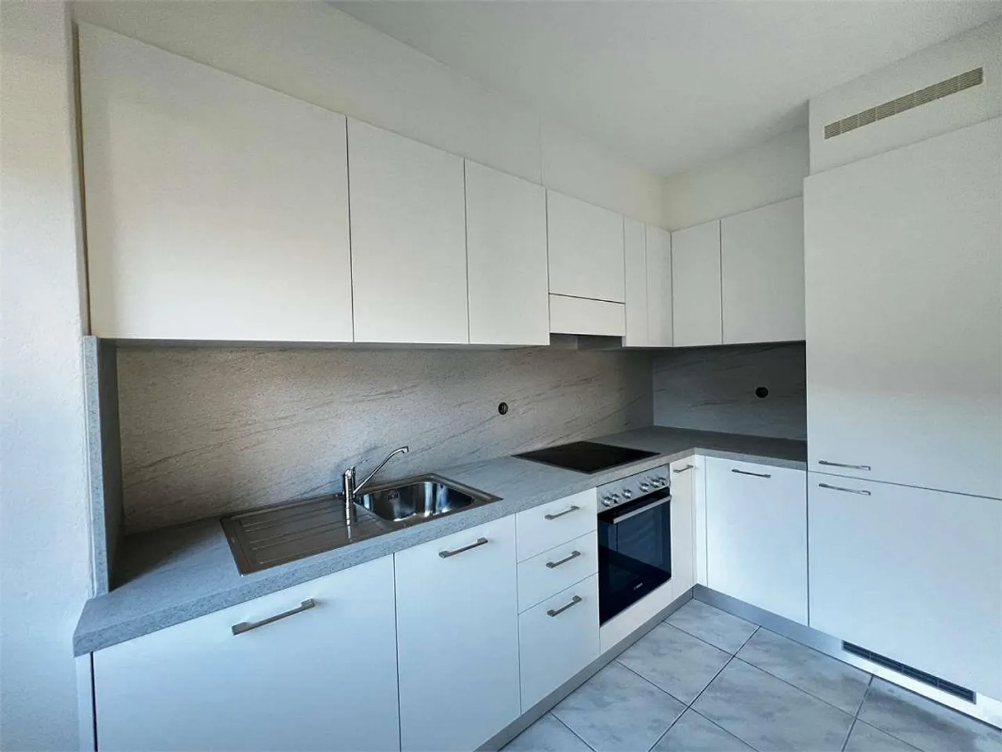 Ref. 2724 Rivera spacious 4.5 rooms - Photo 5 of 8