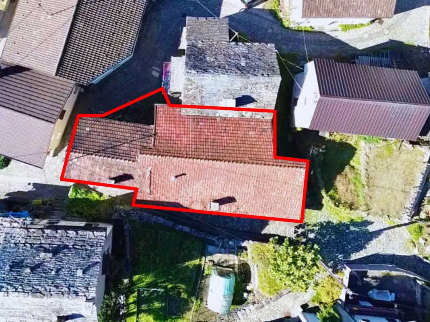 Ancient house to be completely renovated - Photo 2 of 5