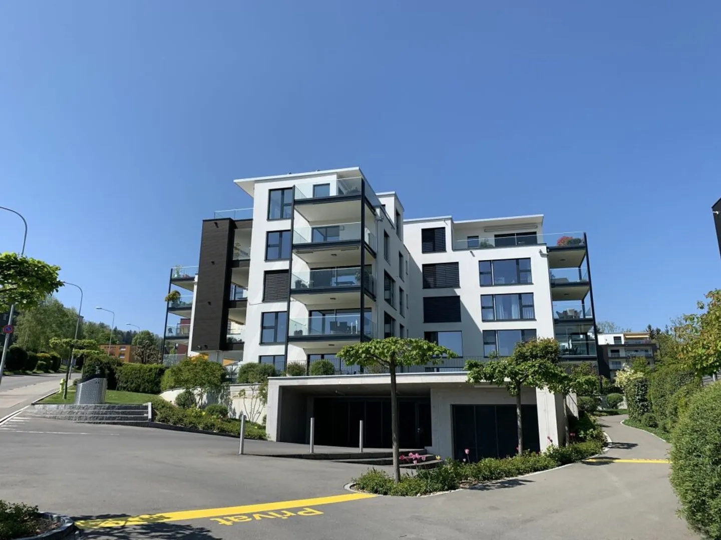 Commercial for rent - Photo 1 of 3