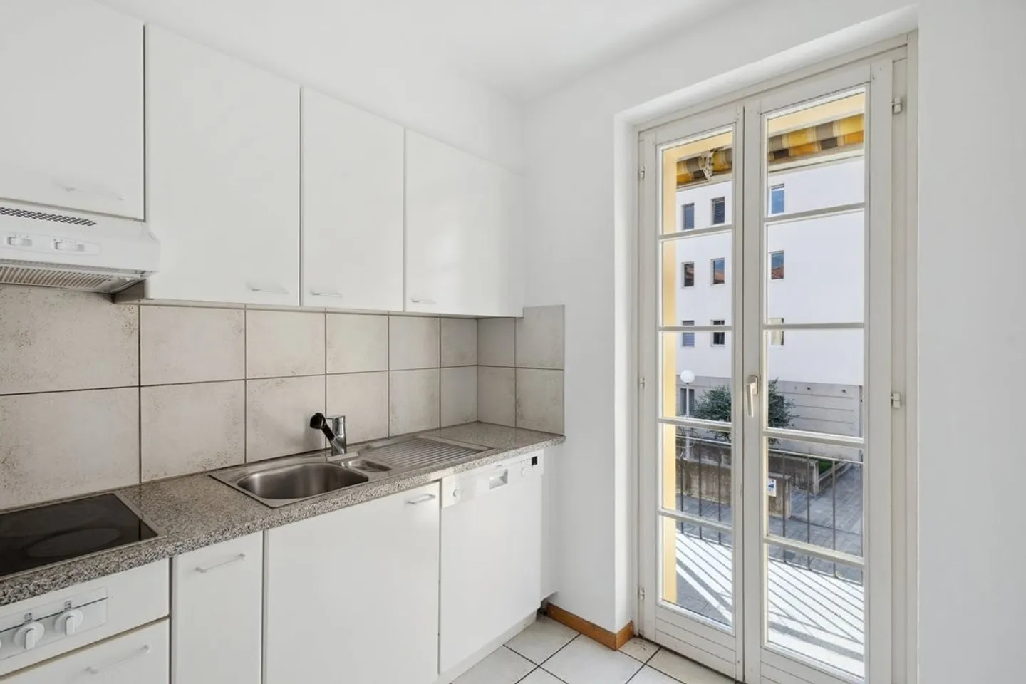 Bellinzona Centro, PRIMO MESE NETTO GRATUITO - Foto 3 di 12