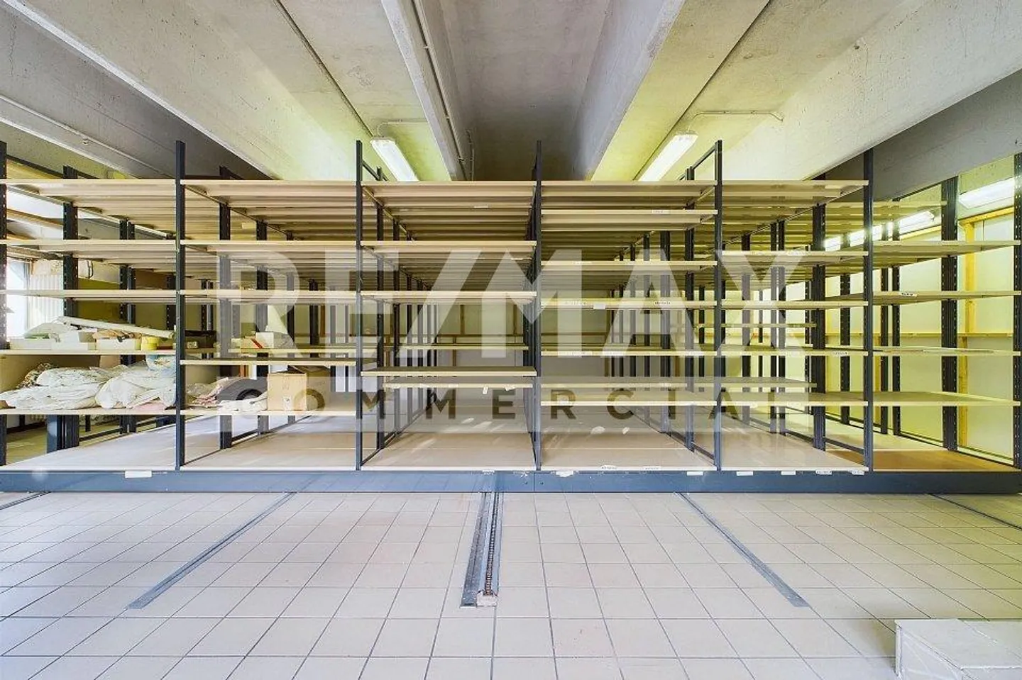 Interessantes Geschäftshaus in Cunardo, Varese - Italien - Foto 6 von 13