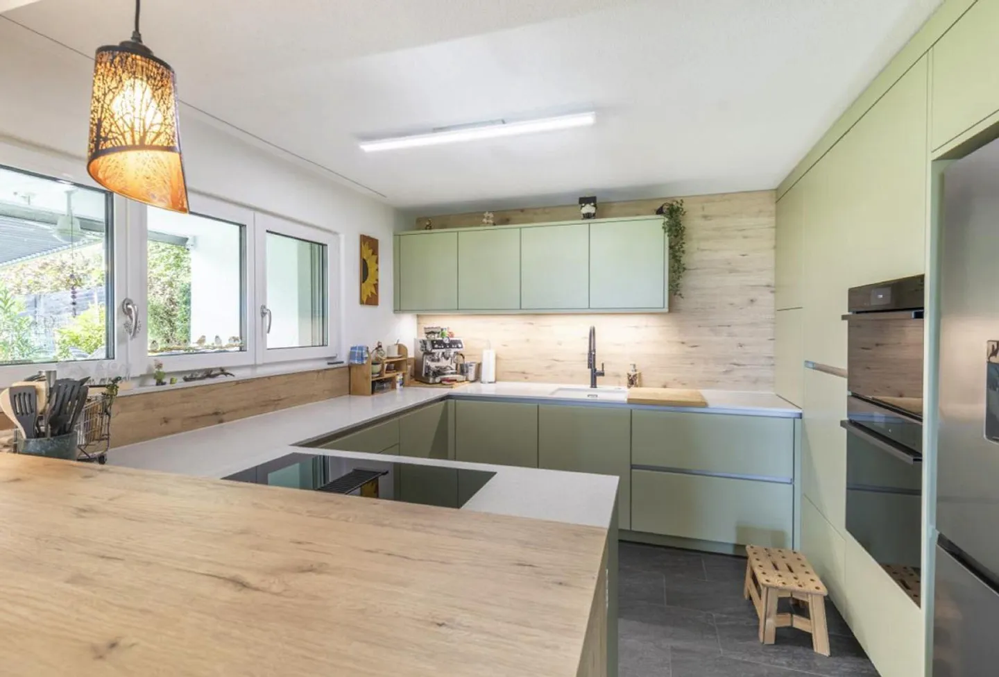 Maison moderne avec vue imprenable 6,5 pièces nouvelle cuisine - Photo 3 sur 11