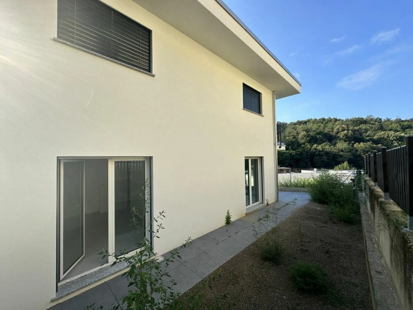 Neue und moderne 3,5-Zimmer-Wohnung mit privatem Garten - Foto 12 von 14