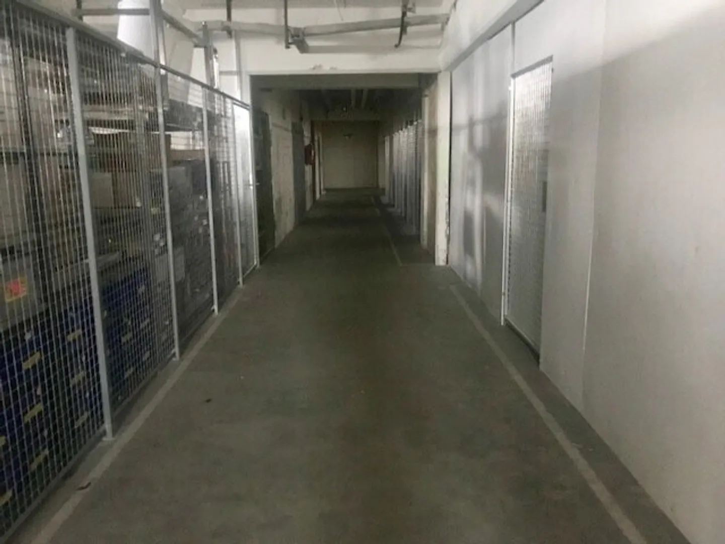 Spazi di stoccaggio attraenti nel 1° sotterraneo con ascensore per merci - Foto 6 di 6