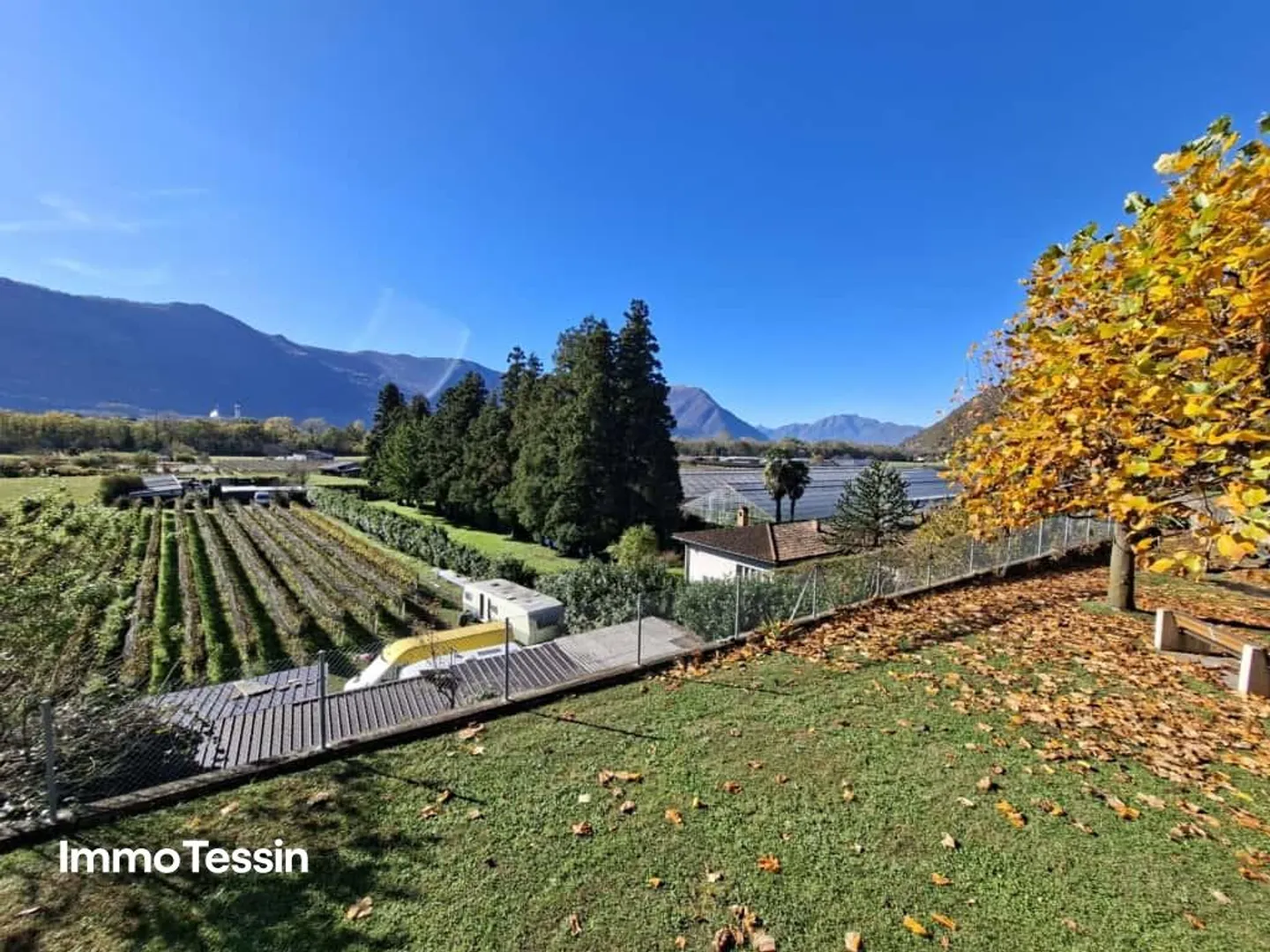 Quiet, sunny and very well-kept apartment with terrace and beautiful views - Photo 1 of 13