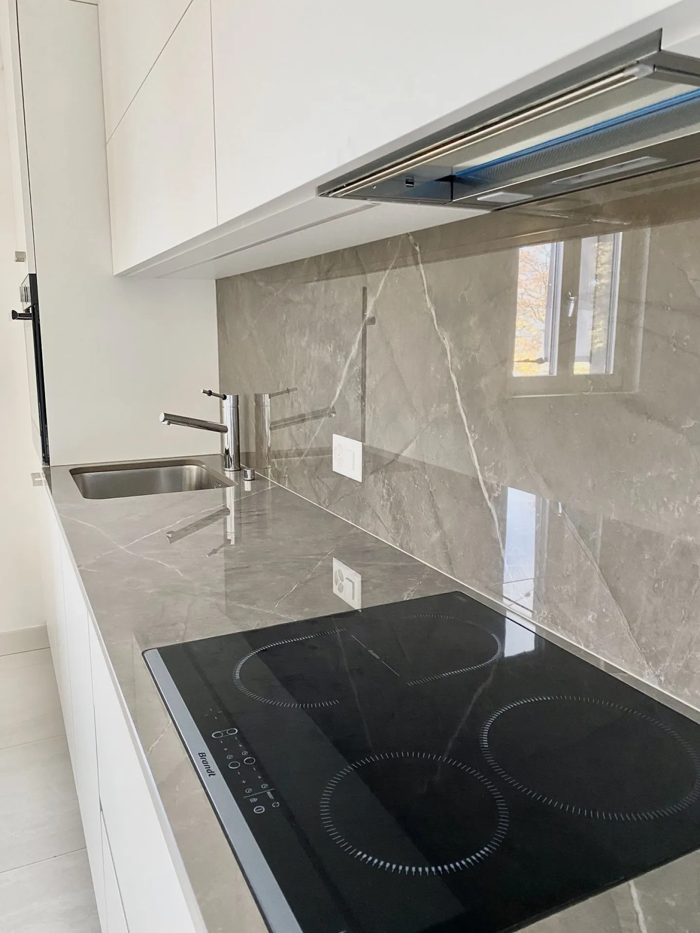 Elegante Wohnung in Collina D'Oro - Foto 2 von 7