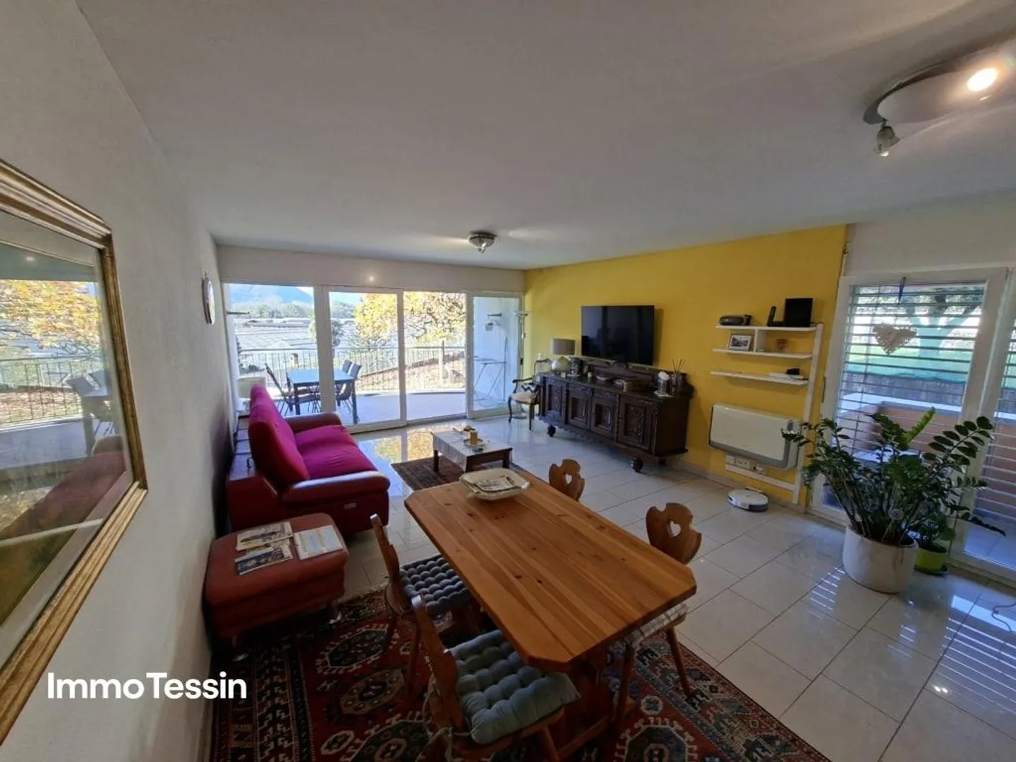 Quiet, sunny and very well-kept apartment with terrace and beautiful views - Photo 8 of 13