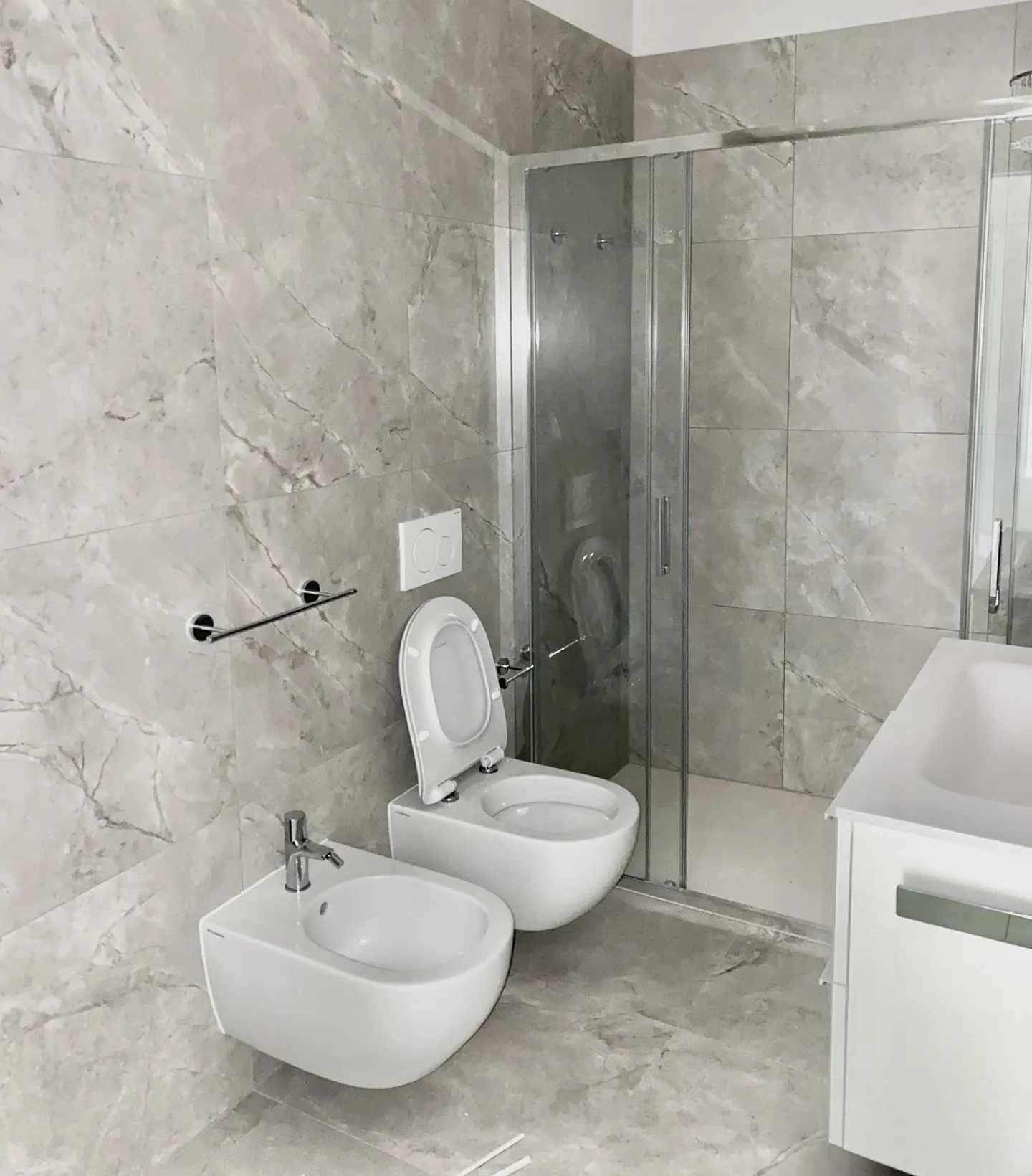 Elegante Wohnung in Collina D'Oro - Foto 3 von 7