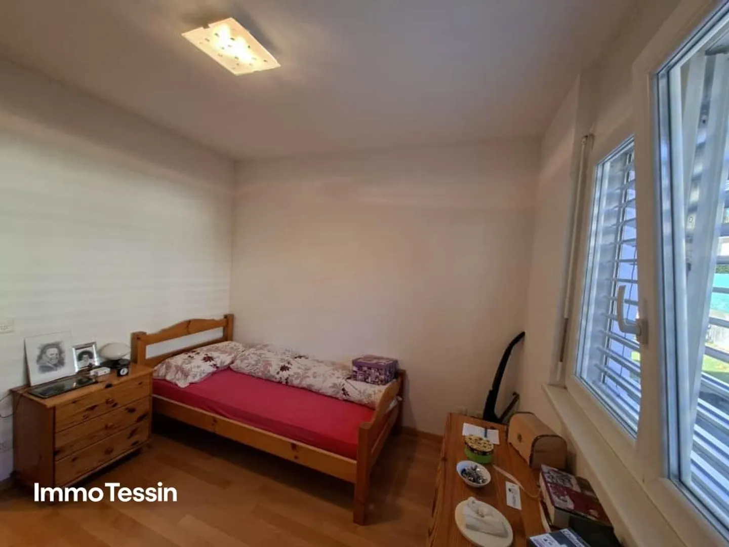 Quiet, sunny and very well-kept apartment with terrace and beautiful views - Photo 12 of 13