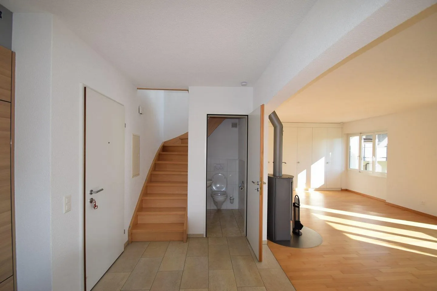 Charmante appartement duplex 2.5 pièces à Müntschemier - Photo 2 sur 13