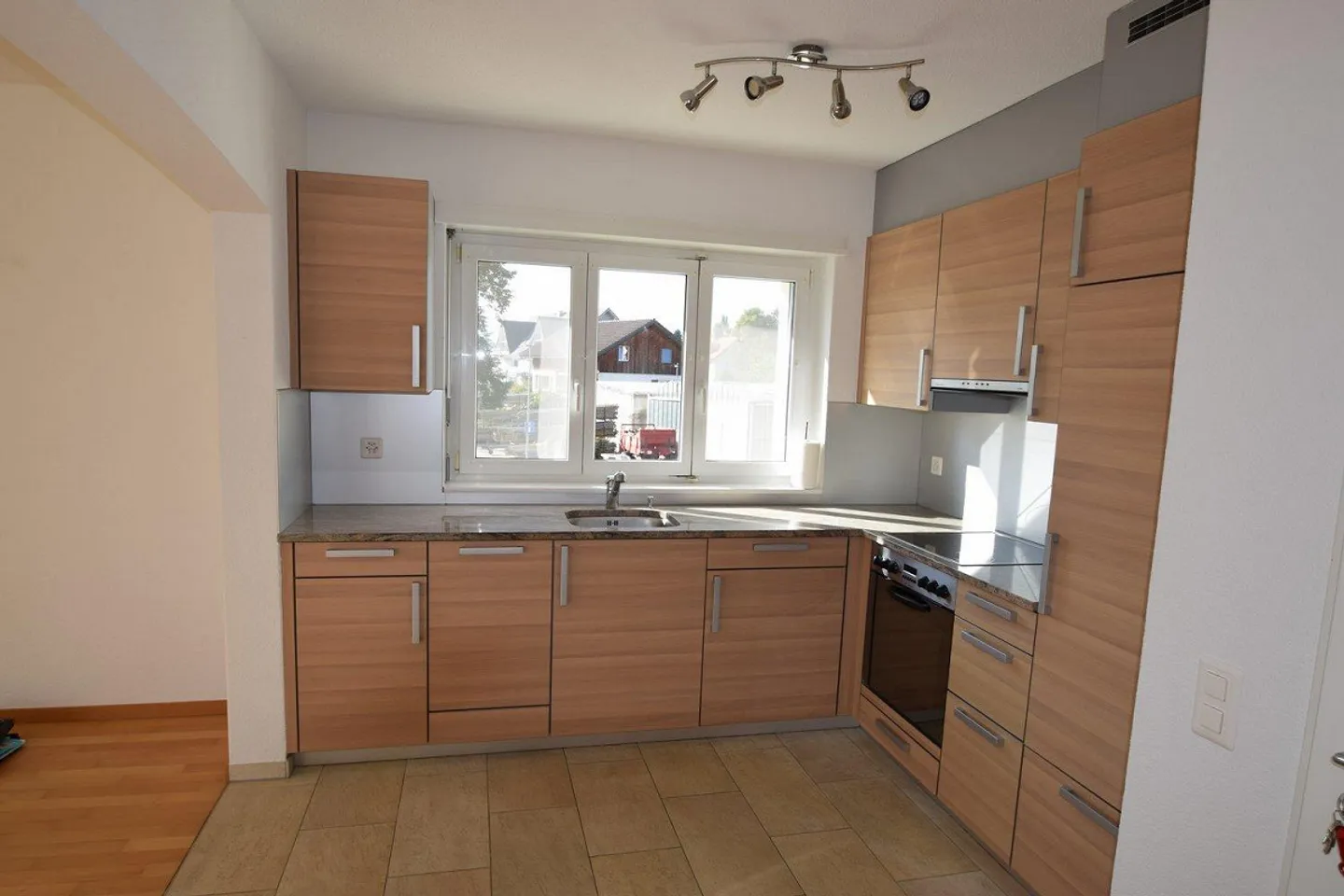 Charmante appartement duplex 2.5 pièces à Müntschemier - Photo 4 sur 13