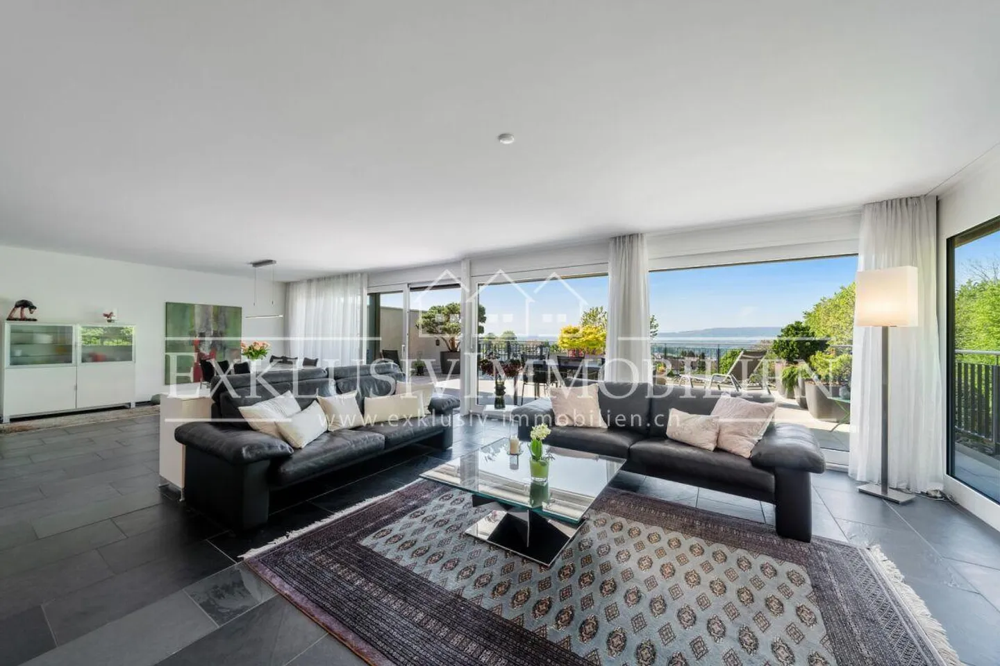 Un rêve de maison avec beaucoup d'espace et une vue magnifique - Photo 1 sur 6