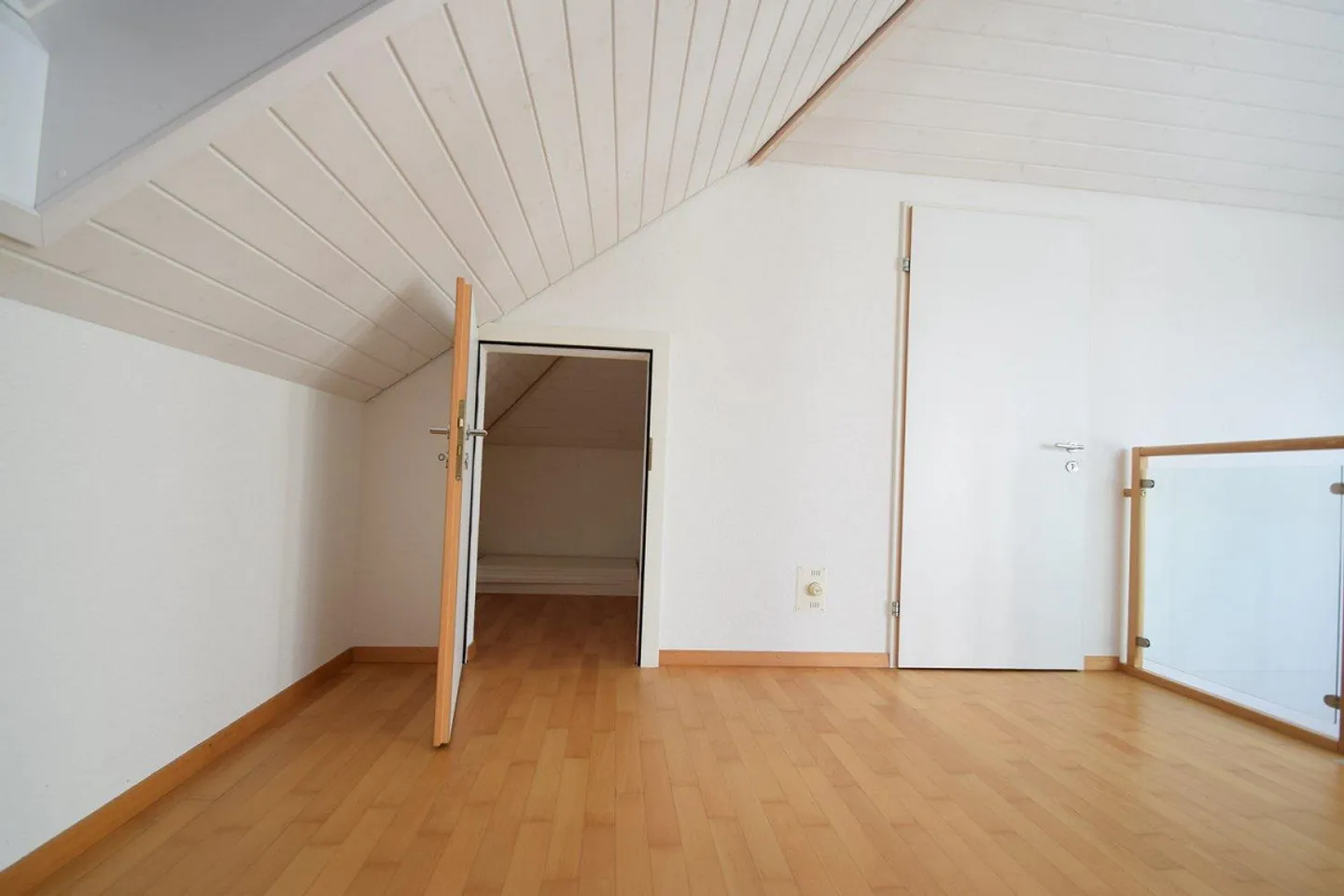 Charmante appartement duplex 2.5 pièces à Müntschemier - Photo 11 sur 13
