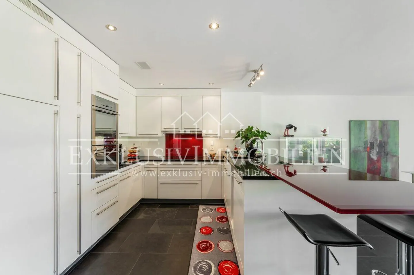 Un rêve de maison avec beaucoup d'espace et une vue magnifique - Photo 3 sur 6