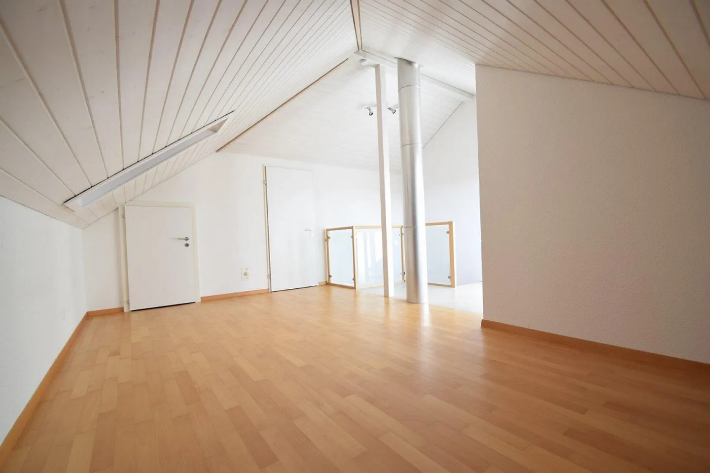 Charmante appartement duplex 2.5 pièces à Müntschemier - Photo 9 sur 13